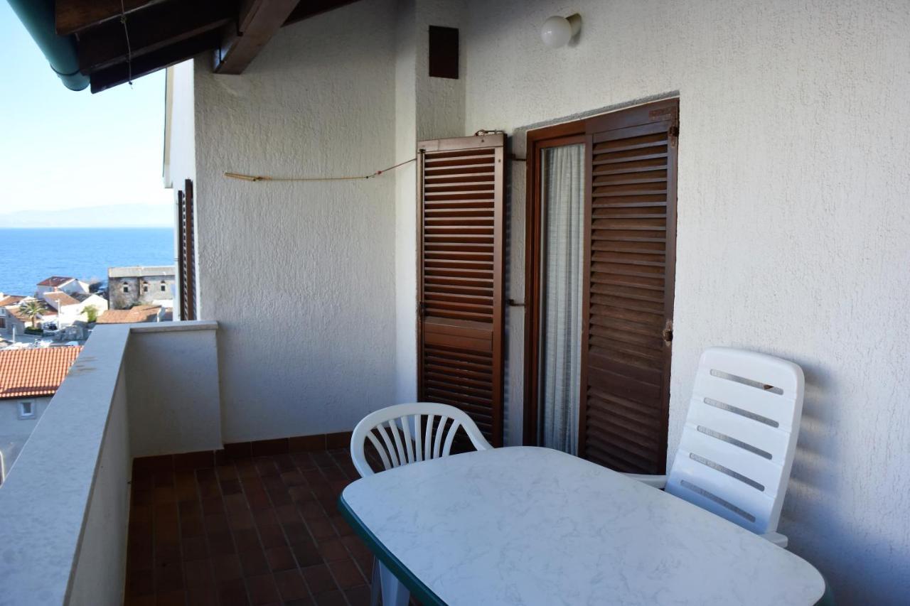 70 Sq M Apartment At Saint Martin'S Harbour Mali Lošinj Oda fotoğraf