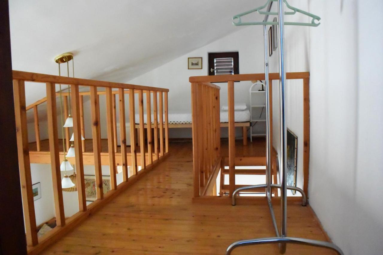 70 Sq M Apartment At Saint Martin'S Harbour Mali Lošinj Oda fotoğraf