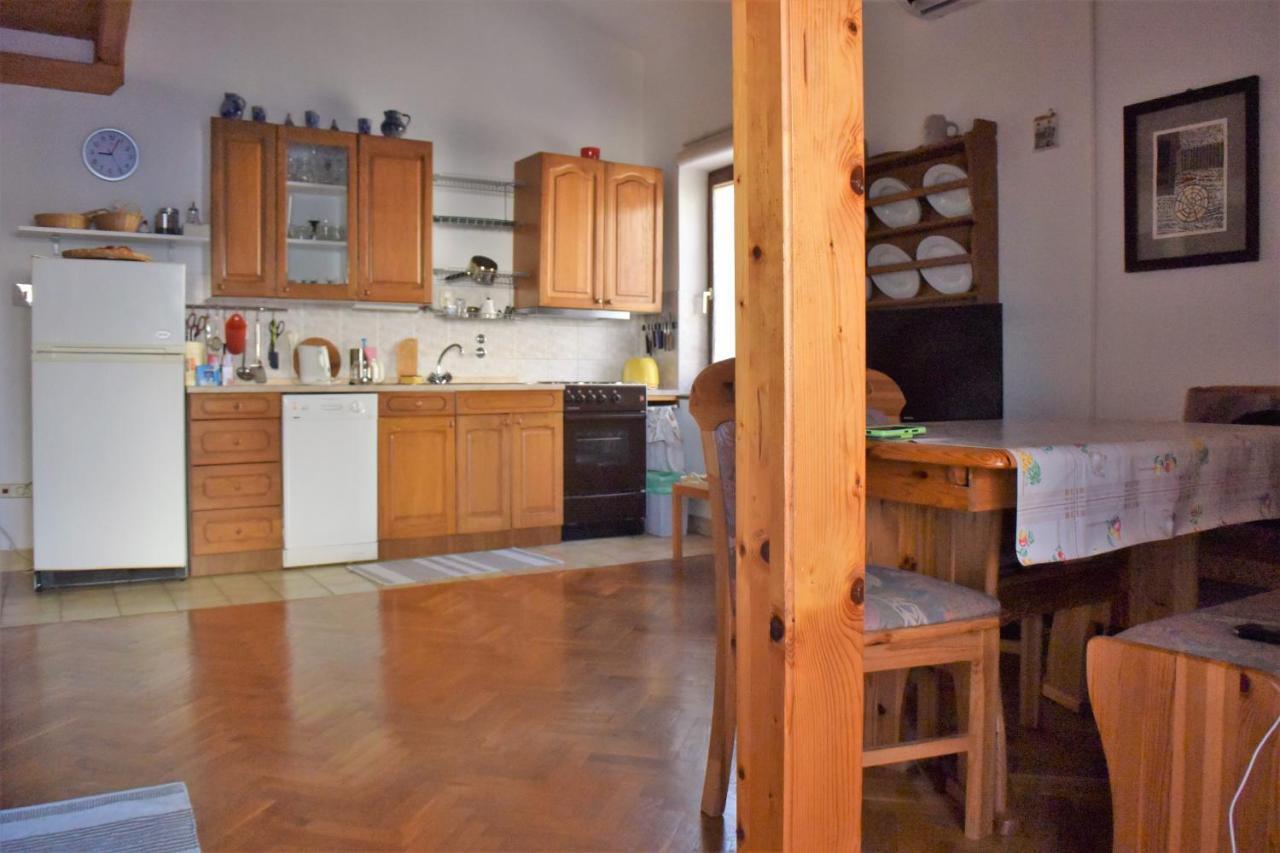 70 Sq M Apartment At Saint Martin'S Harbour Mali Lošinj Oda fotoğraf