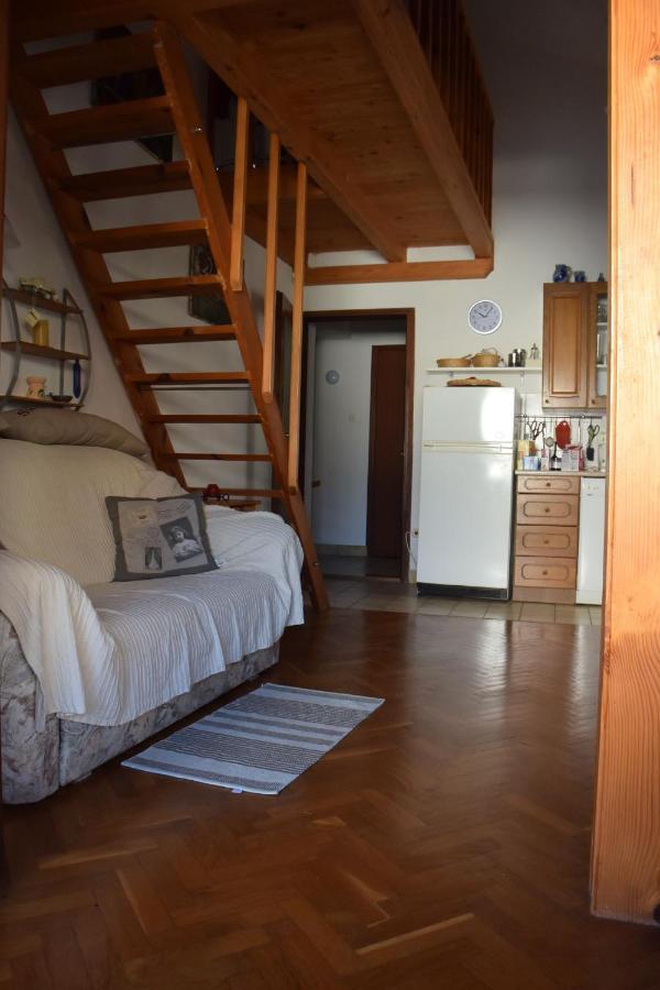 70 Sq M Apartment At Saint Martin'S Harbour Mali Lošinj Oda fotoğraf